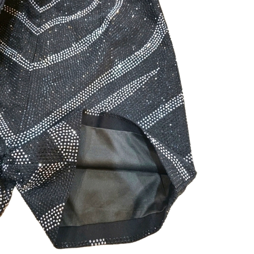 213 Mango Black & White RHINESTONE Women's Shorts SIZE LARGE - Picture 4 of 6